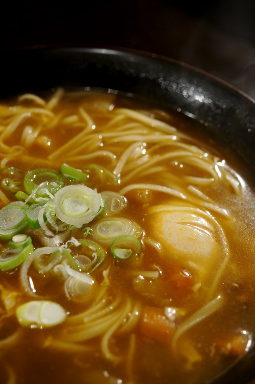 【簡単に讃岐カレーうどん】【bvividさんへ「こんだてnote」のご紹介お礼】今積雪25cm＠＠！_b0033423_12322787.jpg
