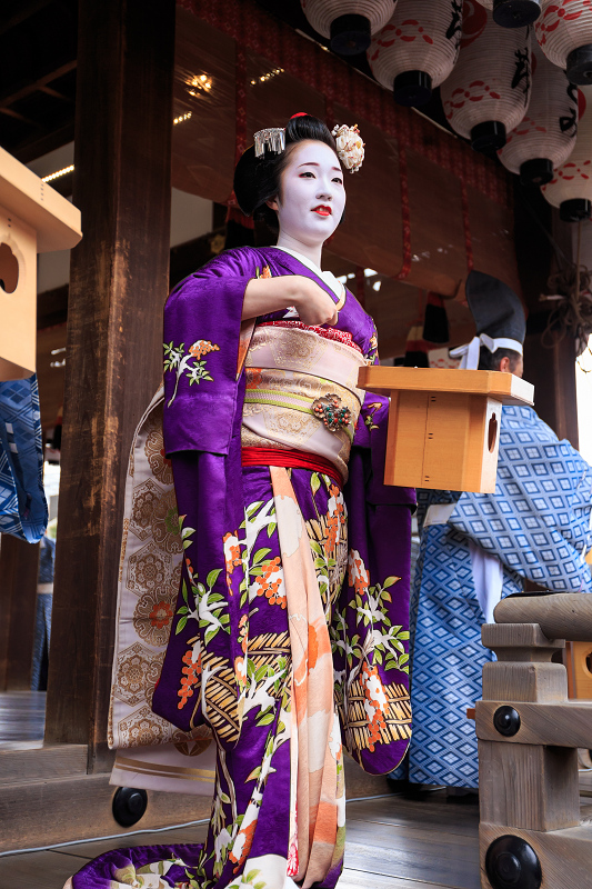 節分祭(八坂神社) 先斗町・千鶴さん、もみ福さん : 花景色 節分祭(八坂神社) 先斗町・千鶴さん、もみ福さん : 花景色