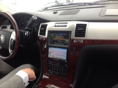 キャデラックエスカレード ツインモニターキット取付_b0127002_1415410.jpg