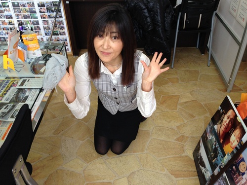 2月9日(日)M様プリウスご成約~!!阿部ちゃんニコニコブログ★ランクル ディーゼル ハマー★_b0127002_1743618.jpg