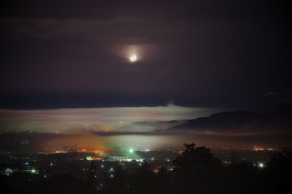 夜明前の幻想風景_e0163149_8165741.jpg