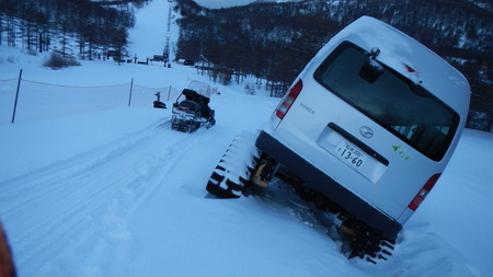 雪上車のスタック_e0120896_14305712.jpg