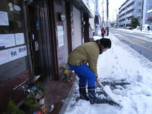 雪かき_c0231772_17592323.jpg