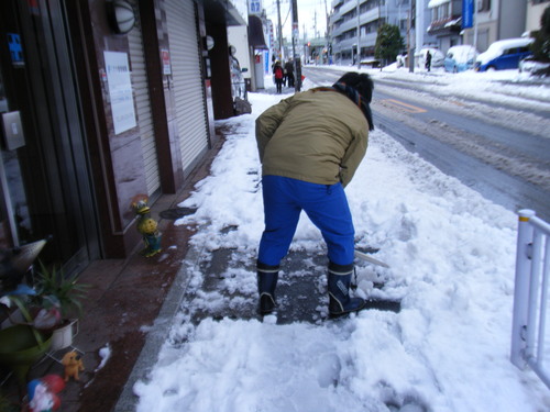雪かき_c0231772_17594795.jpg