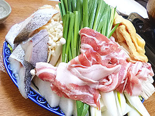 幸雅@倉吉 ☆☆(牛骨スープ鍋・鳥取牛骨ラーメン応麺団懇親会)_f0080612_1753012.jpg
