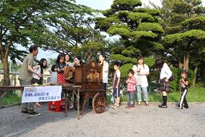 湯倉神社で はじめての手廻しオルガン_d0179447_23513553.jpg