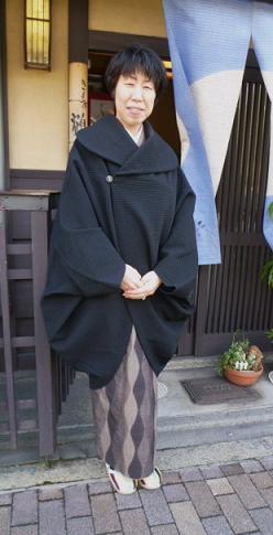 北風の寒い日・お洒落な防寒草履でご来店。_f0181251_13543785.jpg