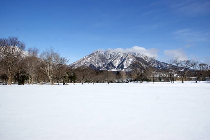 根子岳雪景色_c0248473_13315183.jpg