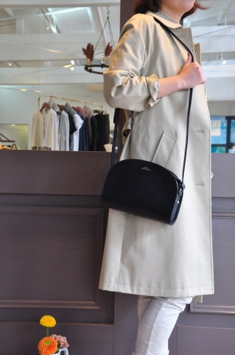 春のコートスタイル ... A.P.C._e0127399_18535056.jpg