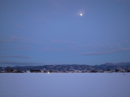 月がきれいな帰り道_a0014840_23583983.jpg