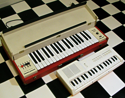 Delicia Mini & USSR mini organ_e0045459_2352769.jpg