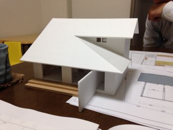 ただ今進行中/T様邸が大詰めを迎えています。_e0029115_1673553.jpg
