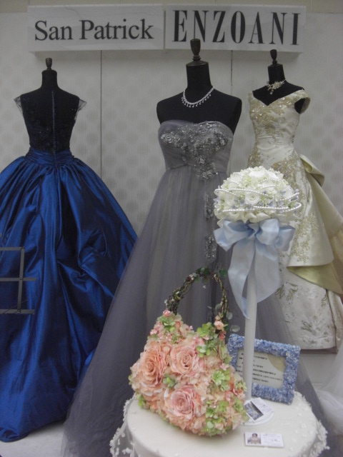 百貨店ブライダル展示会のブーケはプリで・・・・_a0123133_1474255.jpg
