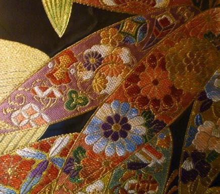 結城紬に椿の染め帯のお客様・杏さんの振袖の帯_f0181251_19535735.jpg