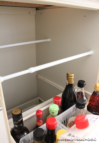 キッチンの深い引出に簡易棚_e0294761_2334241.jpg