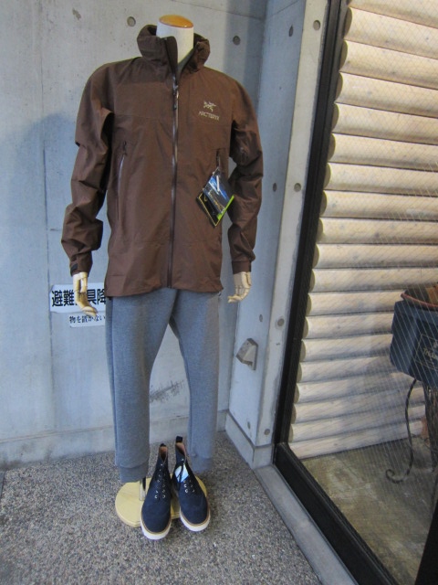 ⛄ です・・・ GORE です！ ARK\'TERYX です！！　Theta SL Hybrid JACKET！♪！_d0152280_2345694.jpg