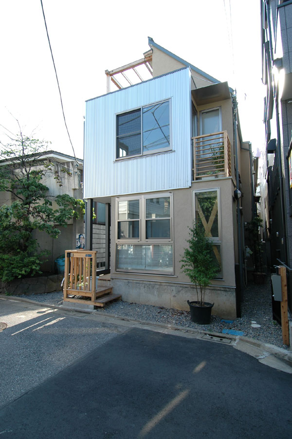 狭小敷地14坪・東接道・２階建て : 村上建築設計室です。
