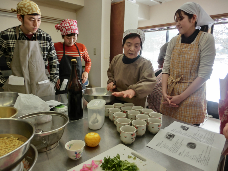 農家民宿のおかあさんと伝承料理を作ってみよう!_e0061225_1520846.jpg