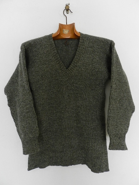 Swedish army 40\'s v-neck knit_f0226051_13303325.jpg