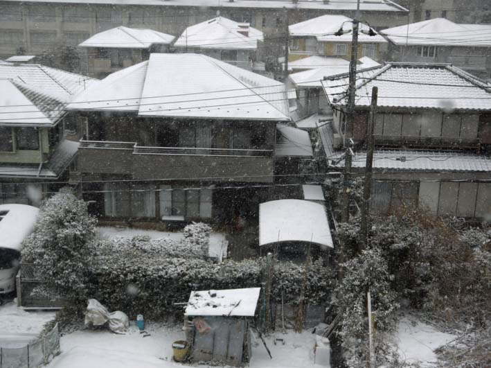 “豪雪地帯”六国見山、再び雪で埋まる可能性14日ａｍ8時_c0014967_847010.jpg