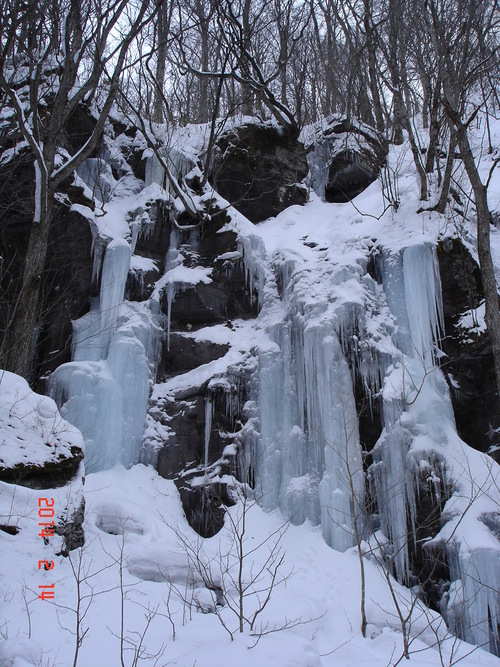 奥入瀬渓流　積雪１０００mm超かな_d0165378_8433834.jpg