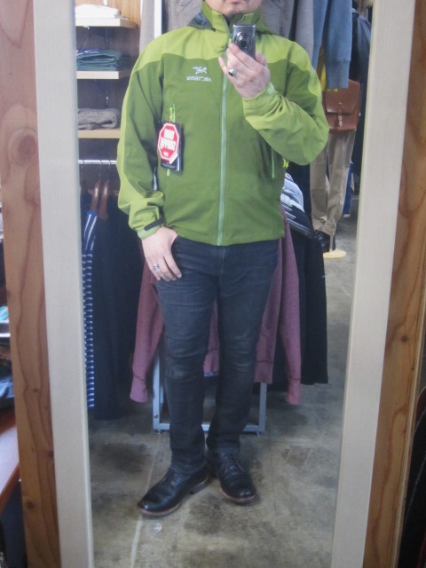 ⛄ です・・・ GORE です！ ARK\'TERYX です！！　Theta SL Hybrid JACKET！♪！_d0152280_21192359.jpg