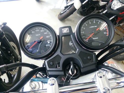 CB1100新17Lタンクは流用できるのか？_d0147789_1416166.jpg