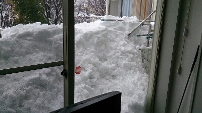 雪③    ベランダが……_e0212073_12132442.jpg