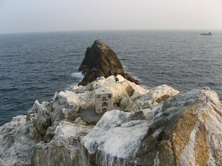 日本の島である肥前鳥島（鳥島）は九州西方の東シナ海に位置しています。_c0329181_20355187.jpg