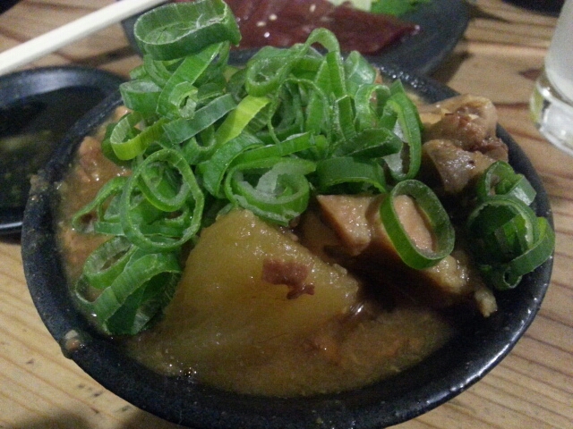 宮川橋もつ肉店@野毛_b0042308_22473772.jpg