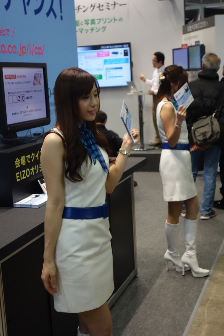 CP+ Camera & Photo Imaging Show 2014 その11～BLACKRAPID と 女性たち（最終回）_a0287336_0571738.jpg