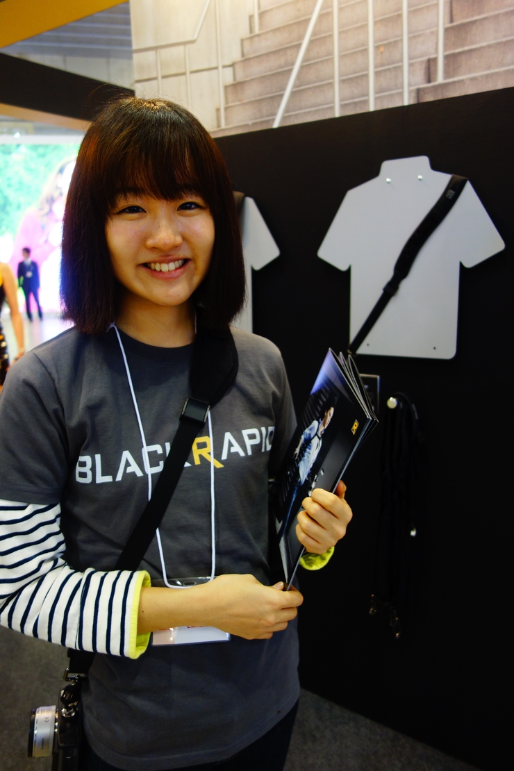 CP+ Camera & Photo Imaging Show 2014 その11～BLACKRAPID と 女性たち（最終回）_a0287336_11025.jpg