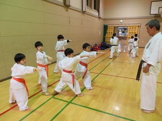 西町教室　吹雪に負けずに稽古!_c0118332_014323.jpg