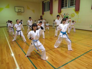 新発寒教室 組手!_c0118332_2256847.jpg