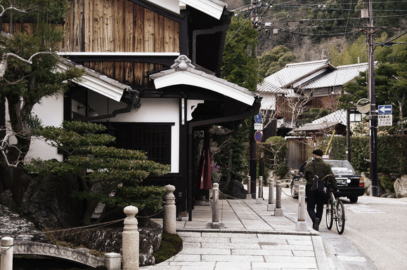 京都の密かな名所、嵐山から「鳥居本」へ_c0257955_18242864.jpg
