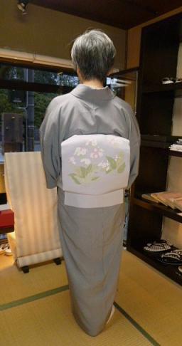 江戸小紋に桜草の染め帯のお客様・春色小物入荷。_f0181251_13404573.jpg