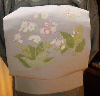 江戸小紋に桜草の染め帯のお客様・春色小物入荷。_f0181251_13412121.jpg