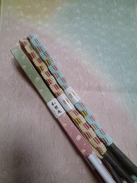 江戸小紋に桜草の染め帯のお客様・春色小物入荷。_f0181251_13471251.jpg