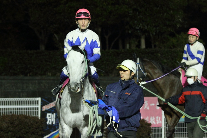永森大智騎手、地方競馬通算700勝達成~_a0077663_17533327.jpg