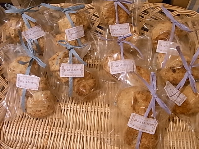 Sweets展あと4日。cototokoケイクとスコーン到着!_d0322493_0391891.jpg