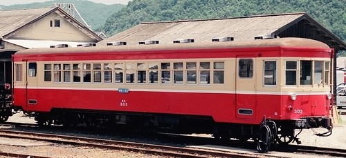 同和鉱業片上鉄道 キハ303_e0030537_1183628.jpg