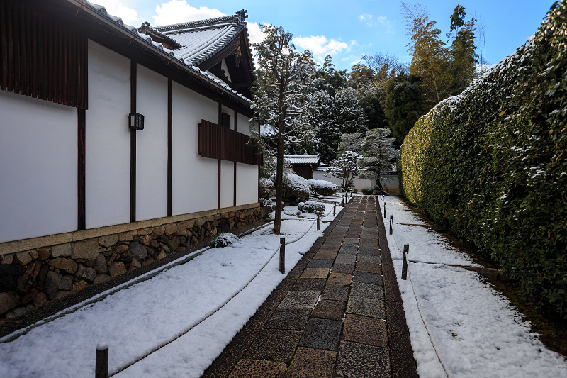  【額縁光景・その11】雪舟の庭の雪（芬陀院）_f0155048_23153465.jpg