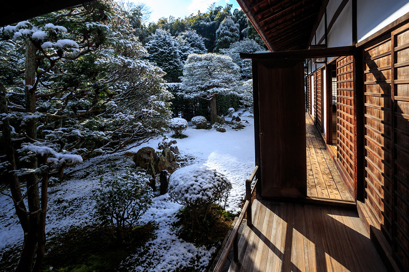  【額縁光景・その11】雪舟の庭の雪（芬陀院）_f0155048_23194630.jpg