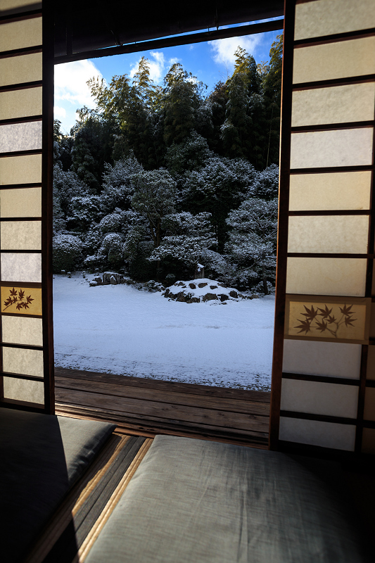 【額縁光景・その11】雪舟の庭の雪(芬陀院)_f0155048_2319994.jpg