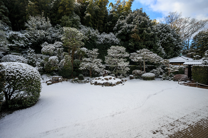  【額縁光景・その11】雪舟の庭の雪（芬陀院）_f0155048_23202947.jpg