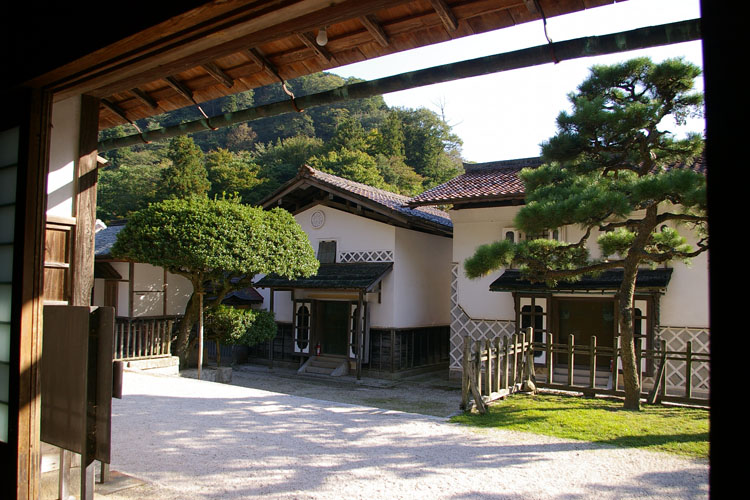 大地主の土蔵_f0130879_0184017.jpg