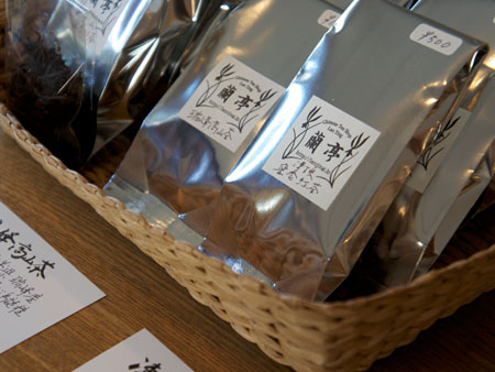 山脇さんの個展初日!_a0026127_16191365.jpg