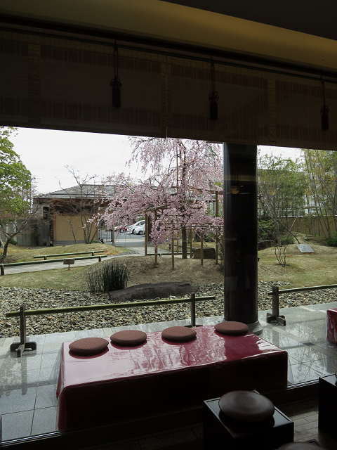 桜の大原野巡り －小倉山荘カフェ－_b0169330_8111591.jpg