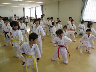 日曜空手 新琴似・新川教室大盛況です_c0118332_13453285.jpg