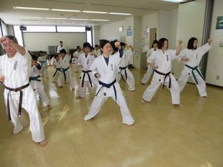 日曜空手　新琴似・新川教室大盛況です_c0118332_13454050.jpg